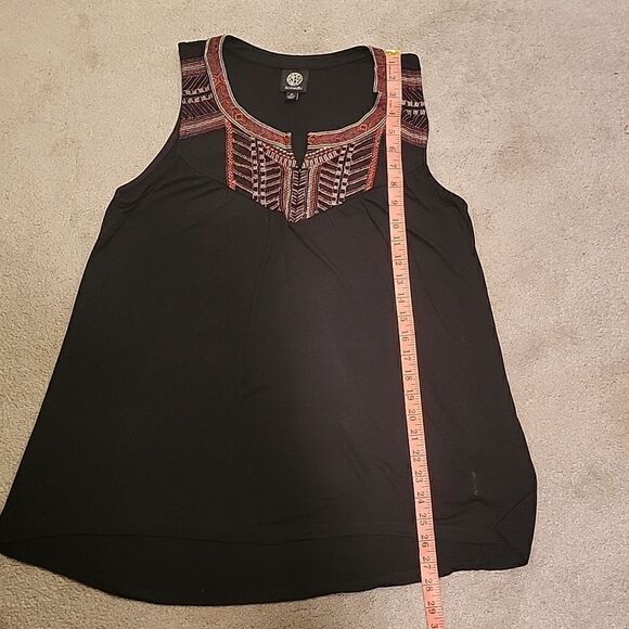 Bobeau embroidered black tank - Picture 6 of 8